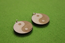 WOOD YING YANG PENDANT NECKLACE - $71.80 MXN