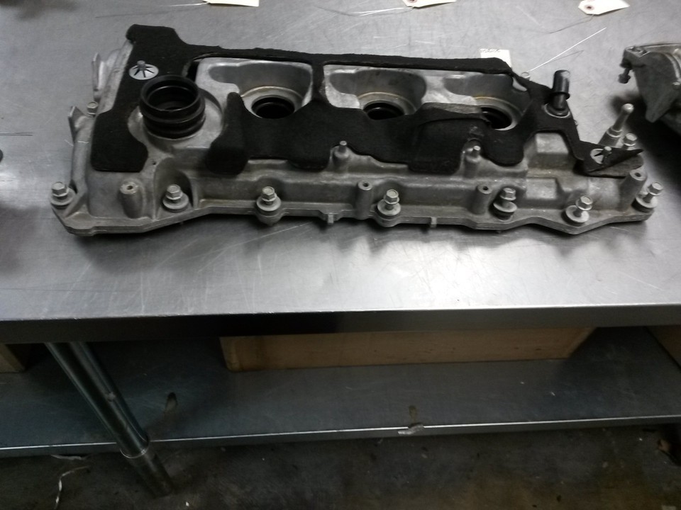 Left Valve Cover From 2012 Chevrolet Equinox  3.6 12617165 - $71.68
