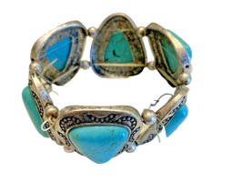 Bracelet Studio S Turquoise Costume Jewelry w/ Tags Stretch Silver Tone - £15.55 GBP