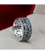 925 Sterling Silver Shimmering Leaves Ring with Clear Zirconia  - $465.61 MXN