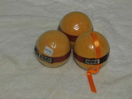 Set Of 3 Bath Bombs With Wicker Basket - £7.19 GBP