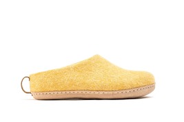 Woolly&#39;s Indoor Open Heel Slippers With Leather Sole (Mustard Yellow) - ... - $973.52 MXN