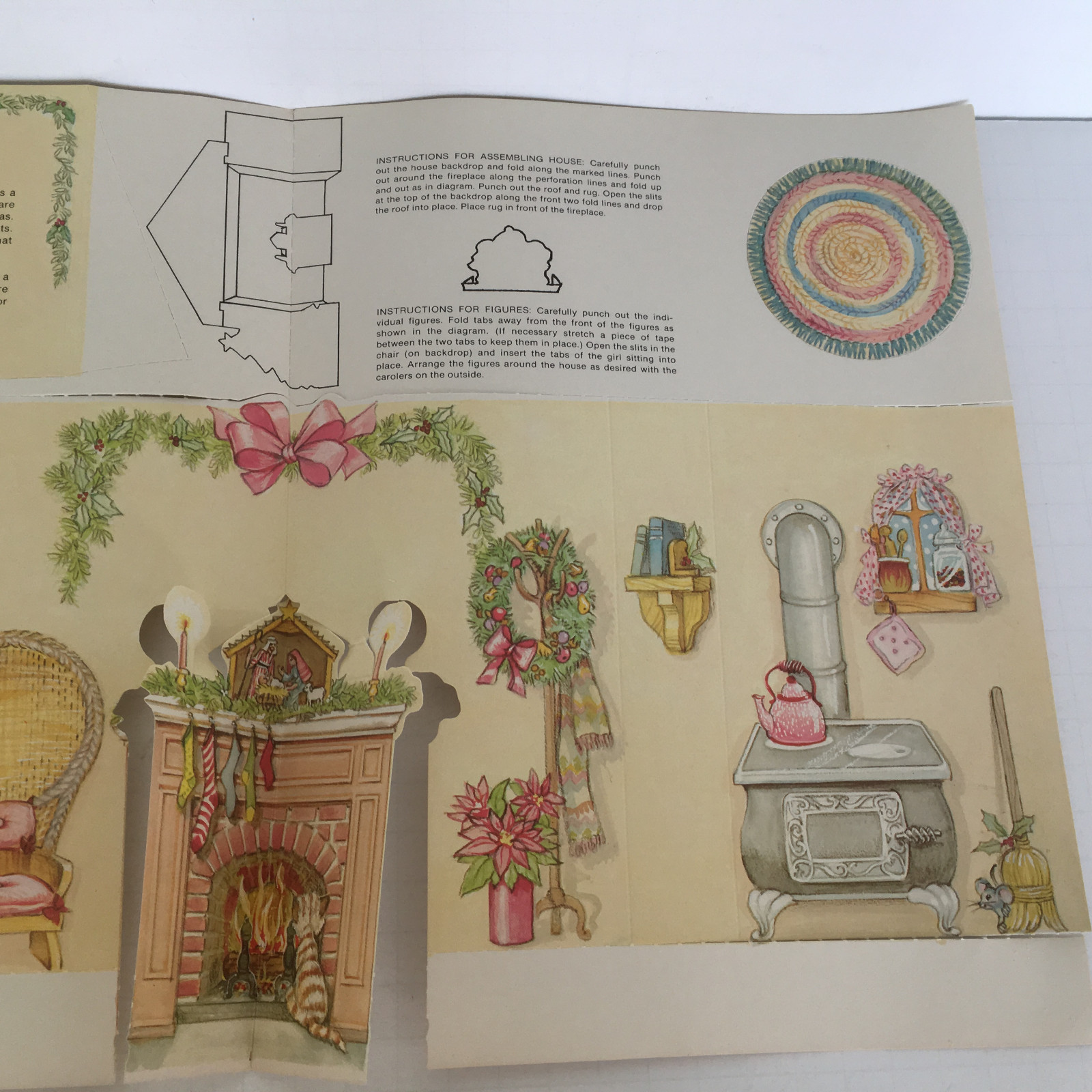 Vintage 1984 Christmas punchout luv ums paper dolls with winter holiday scene Item image 9