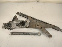 1982 Chevette 4DR Window Regulator Rear Passenger Side OEM Right - $1,024.04 MXN