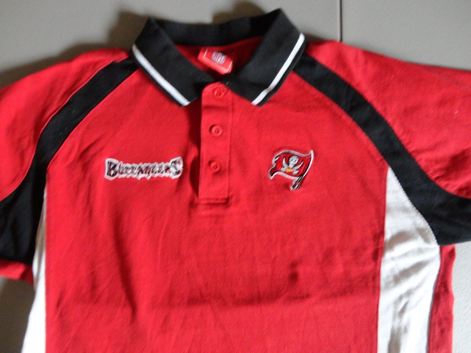 Red Tampa Bay Buccaneers NFL Brand Football Embroidered Polo Shirt Adult M - £15.15 GBP