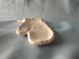 C1 - Ceramic Bisque Oven Mitt Tea Bag Holder Ready to Paint, U paint, You Paint - £2.75 GBP