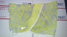 Nike TEMPO Women&#39;s Running Shorts Sz XL YELLOW-GRAY Design - £19.74 GBP