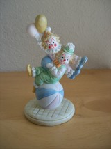 Ceramic Circus Clowns Figurine - $228.43 MXN