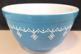 Pyrex Vintage Snowflake Garland Blue w/White Print 1-1/2 Pint (#401) Mixing Bowl - £15.97 GBP