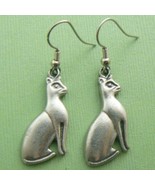 Regal Bast Cat Silver Pewter Dangle Earrings (EAR105) - £7.82 GBP
