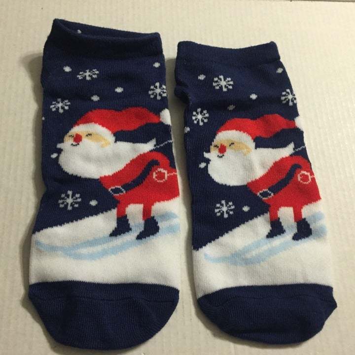 Women&#39;s Holiday Santa Skiing Low Cut No Show Socks Shoe Size 4-10 - $3.95