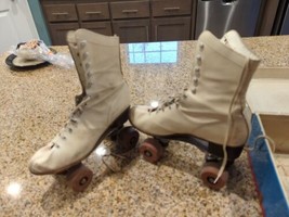 Vintage Roller Derby White Lace Up Skates w/ Red White Blue Carrying Case - $49.49