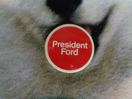 Vintage 1976 President Ford Presidential Campaign Political Button Pin Red White - £3.09 GBP
