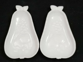 Beautiful Pair Milk Glass Spoon Rests Hazel Atlas Pears Fruit Candy Dish - £8.68 GBP