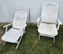 Pair Of Vintage Retro Emu White Folding Adjustable Lounge Patio PVC Pool Chairs - $118.79
