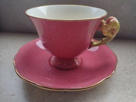 Royal Winton Petunia Flower Handle Tea Cup And Saucer Pink *Damaged* - $14.60