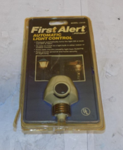 First Alert LS420 Dusk To Dawn Automatic Light Control Sensing Socket Co... - $7.92