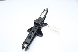 05-11 CADILLAC STS EMERGENCY SPARE TIRE JACK Q7796 image 10