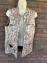 Chicos Sleeveless Vest Size 0 Iridescent Leopard Print 4 Pocket Soft Trendy - £11.53 GBP