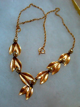Beautiful Vintage Retro 1/20 12K Gold Leaves &amp; Pearls Necklace - £232.31 GBP
