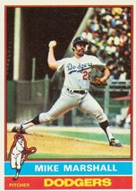 1976 Topps Mike Marshall 465 Dodgers EXMT - £0.75 GBP