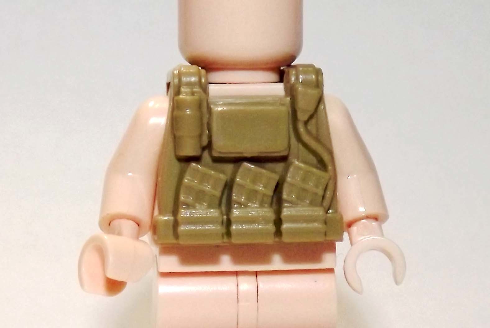 Tactical Vest With Mag Pouches Tan For Custom Minifigures - $5.13