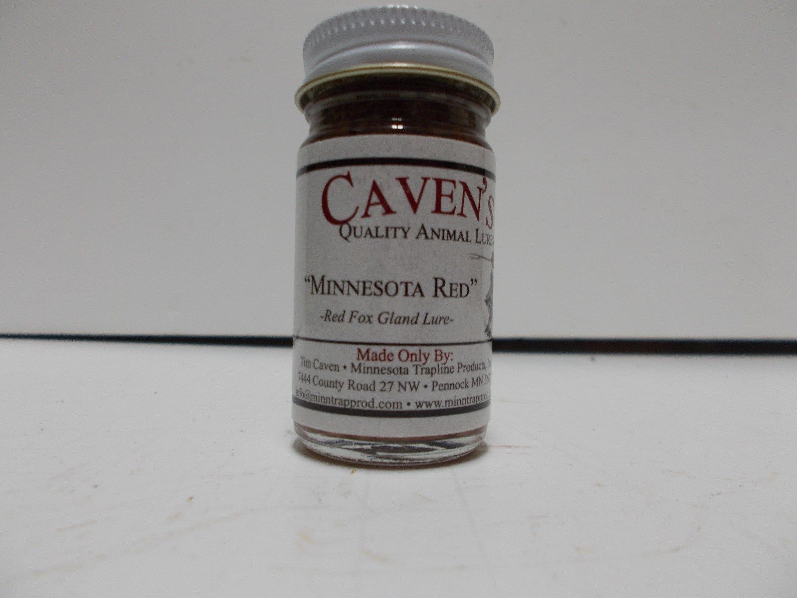 Cavens MN Red Fox Lure 1 oz  (Trapping Lure Trapping Bait) - $13.46