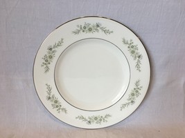 Wedgwood Bone China England Westbury Pattern Salad Plate 8&quot; - $16.18 CAD