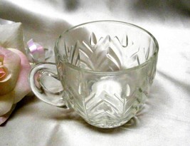 1931 Antique Jeannette Glass Feather Punch Cup - £3.98 GBP