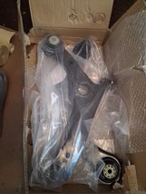 Front Lower Control Arms For Dodge Grand Caravan Ram C/V Routan Town &amp; C... - $1,529.17 MXN