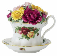 Royal Albert Old Country Roses Musical Teacup &amp; Saucer Sculpted Roses on... - £58.27 GBP