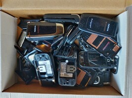 Lot of 11 Original OEM Nokia 6061 Housings 3 Battery Doors - $28.04 CAD