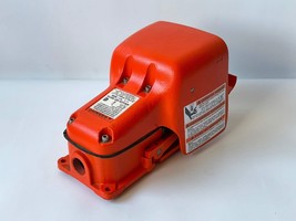 Hercules 511‑B0XG Oversized OX Shield Anti‑Trip Cast Iron Foot Switch - $2,117.21 MXN