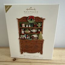 Mrs. Claus&#39;s Cupboard REPAINT Hallmark Keepsake Ornament Club Exclusive ... - $1,290.09 MXN