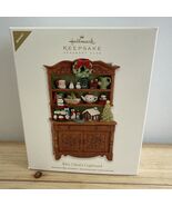 Mrs. Claus&#39;s Cupboard REPAINT Hallmark Keepsake Ornament Club Exclusive ... - $1,280.09 MXN