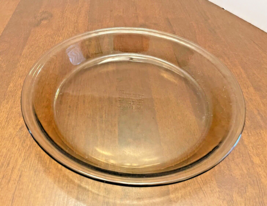 Pyrex Pie Baking Dish Visions Ware Brown Amber Smoke Glass 9 Inches 209 USA - $14.82