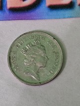 1987 Queen Elizabeth The Second Hong Kong One Dollar Coin Money - $9.89