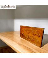 Bas-relief &#39;The Horse Race&#39; on rustic wooden board, meticulously engraved - $5,085.97 MXN