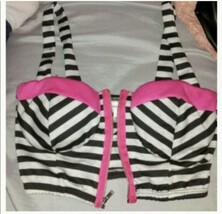 Sexy pink with stripes zip up crop top small - $9.89