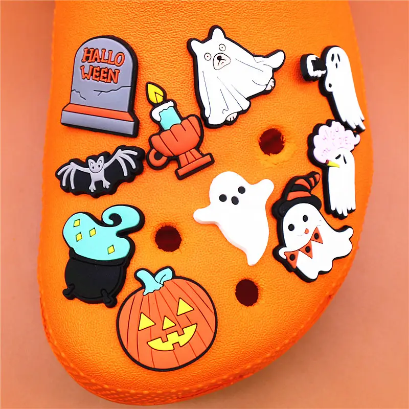Play Single Sale 1pcs Cartoon Ghosts Shoe Buckle Accessories PVC Halloween Shoe  - £22.98 GBP
