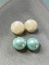 Vintage Lot of Pale Yellow &amp; Mint Green Pearly Domed Button Clip Earrings –  - £8.95 GBP