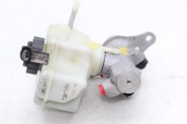 Brake Master Cylinder Fits 07-16 EOS 75896 image 5