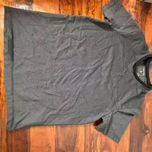 Calvin Klein Men's Gray Wicking Crew Neck T-Shirt Size M - $12.87