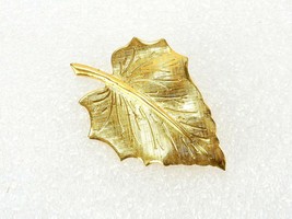 Vintage Costume Jewelry, Gold Tone Textured Leaf Brooch PIN56 - $9.75