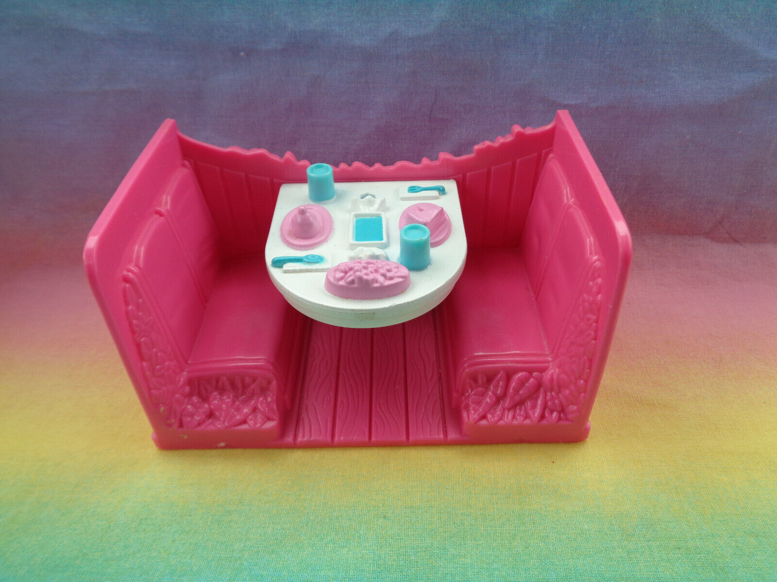 2001 Mattel Polly Pocket Pink Booth With Set Table Dollhouse Accessory - $16.82