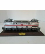 1989 AVON SCULPTURE PENNSYLVANIA GG-1 BY LIONEL TRAINS WITH DISPLAY BASE  - $20.29 CAD