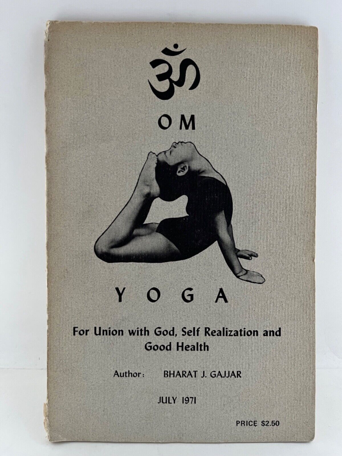 Om Yoga For Union with God, Self Realization and Good Health 1971 Bharat... - $44.55