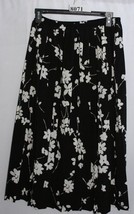 Leslie Fay Skirt Size 10 Pull On Black With White Flowers Mid Calf #8071 - £7.07 GBP