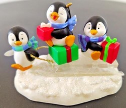 Hallmark/ 2019/ Sledding Penguins /Christmas Ornament - £13.91 GBP