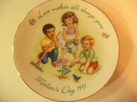 Avon Mothers Day Plates - £28.76 GBP